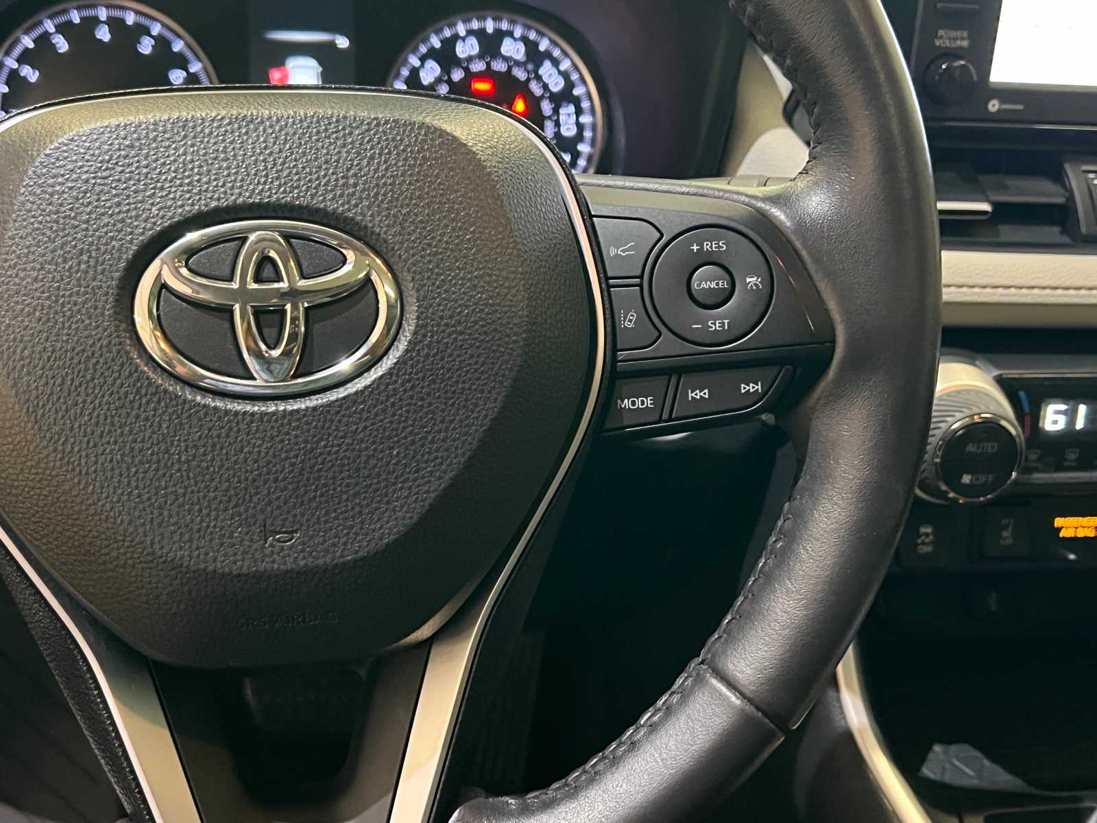 Thumbnail: 2021 Toyota RAV4 - 21