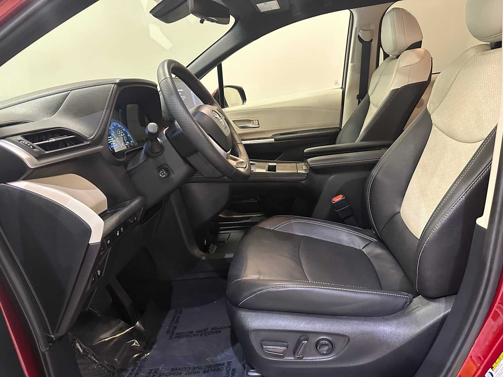 Thumbnail: 2025 Toyota Sienna - 23