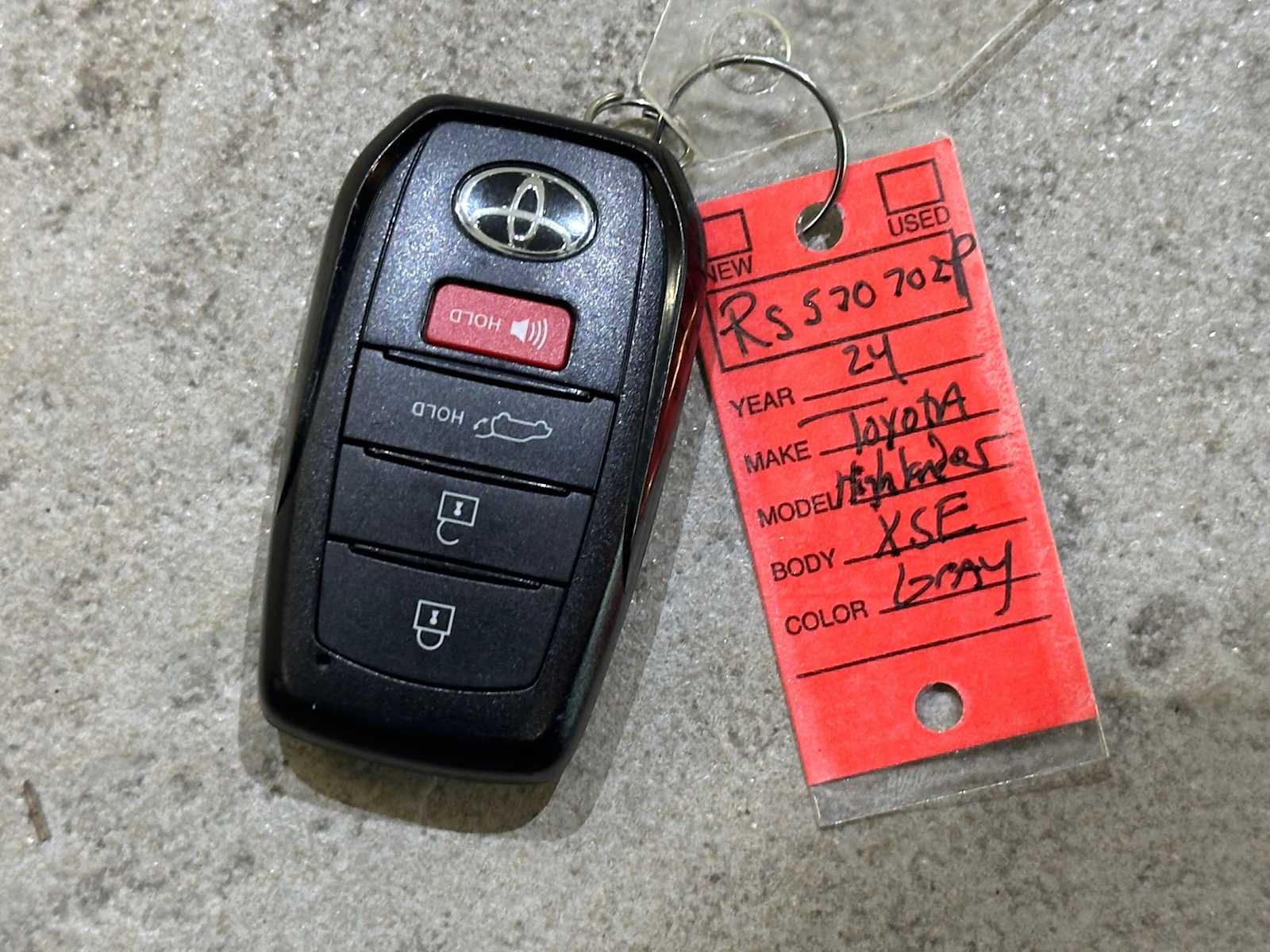 Thumbnail: 2024 Toyota Highlander - 33