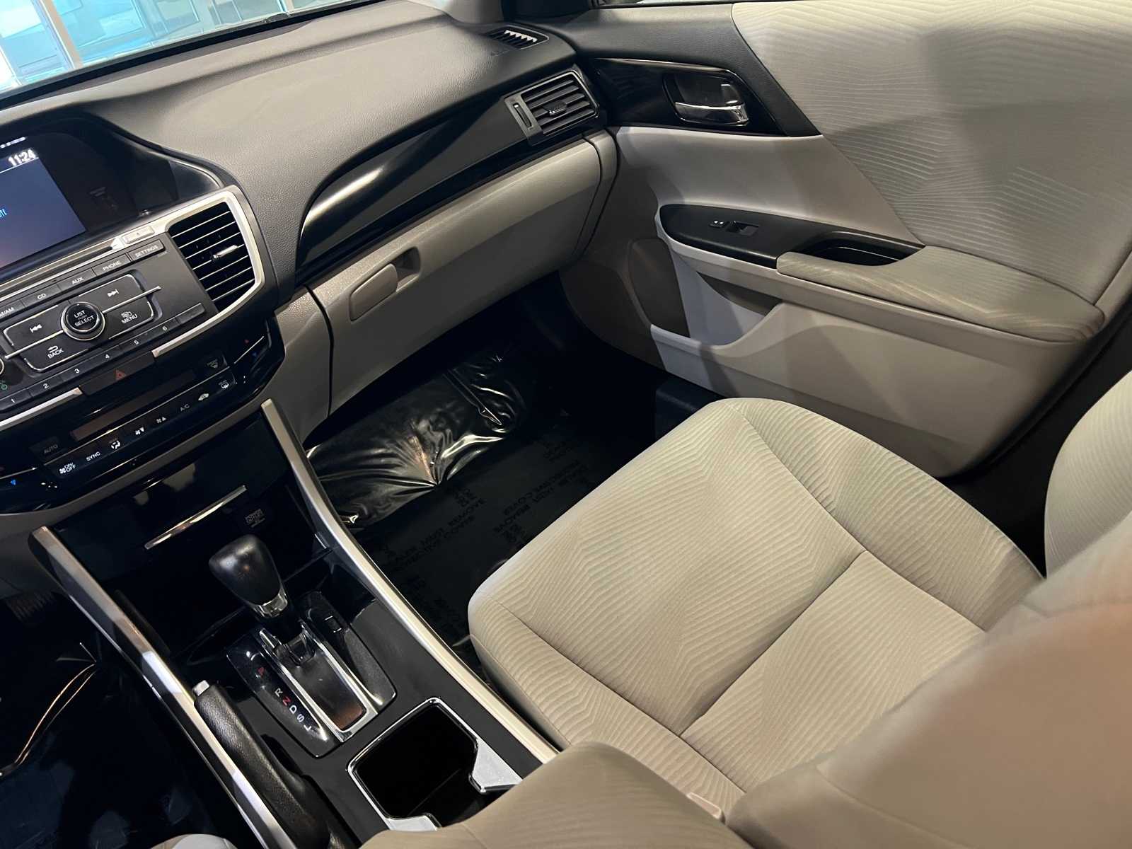 Thumbnail: 2017 Honda Accord - 11