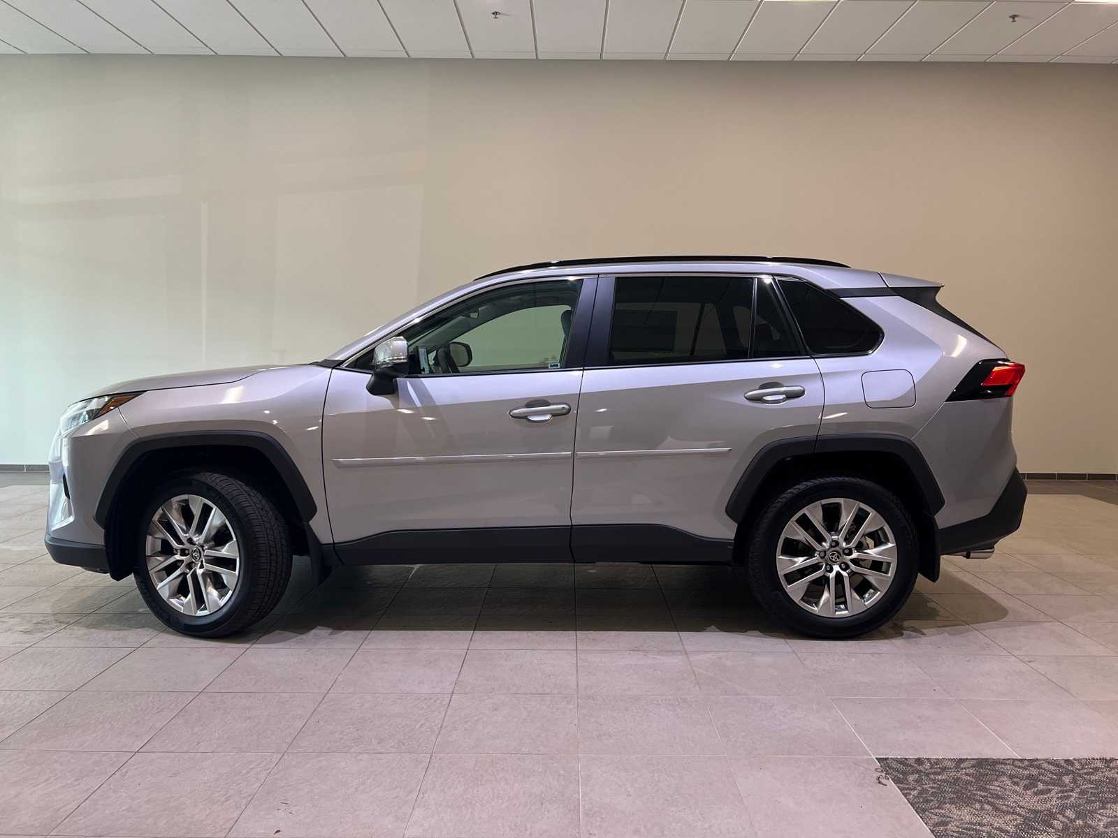 Thumbnail: 2025 Toyota RAV4 - 3