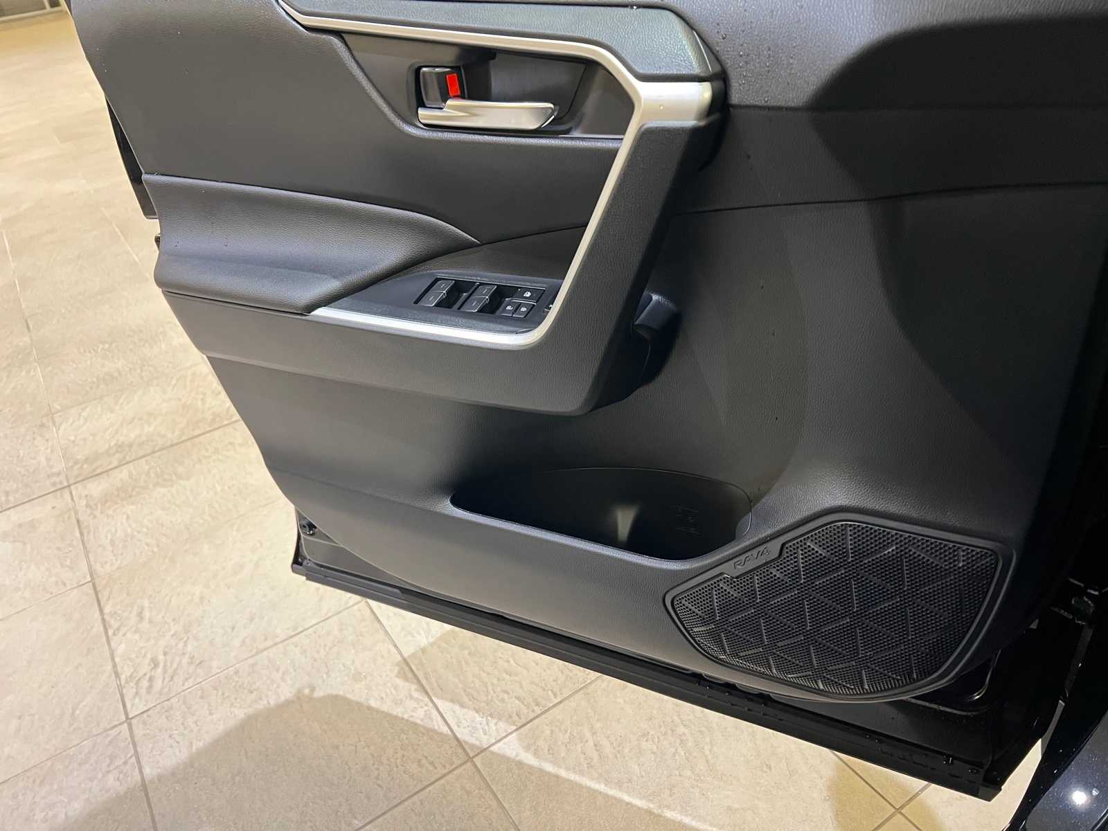 Thumbnail: 2025 Toyota RAV4 - 18