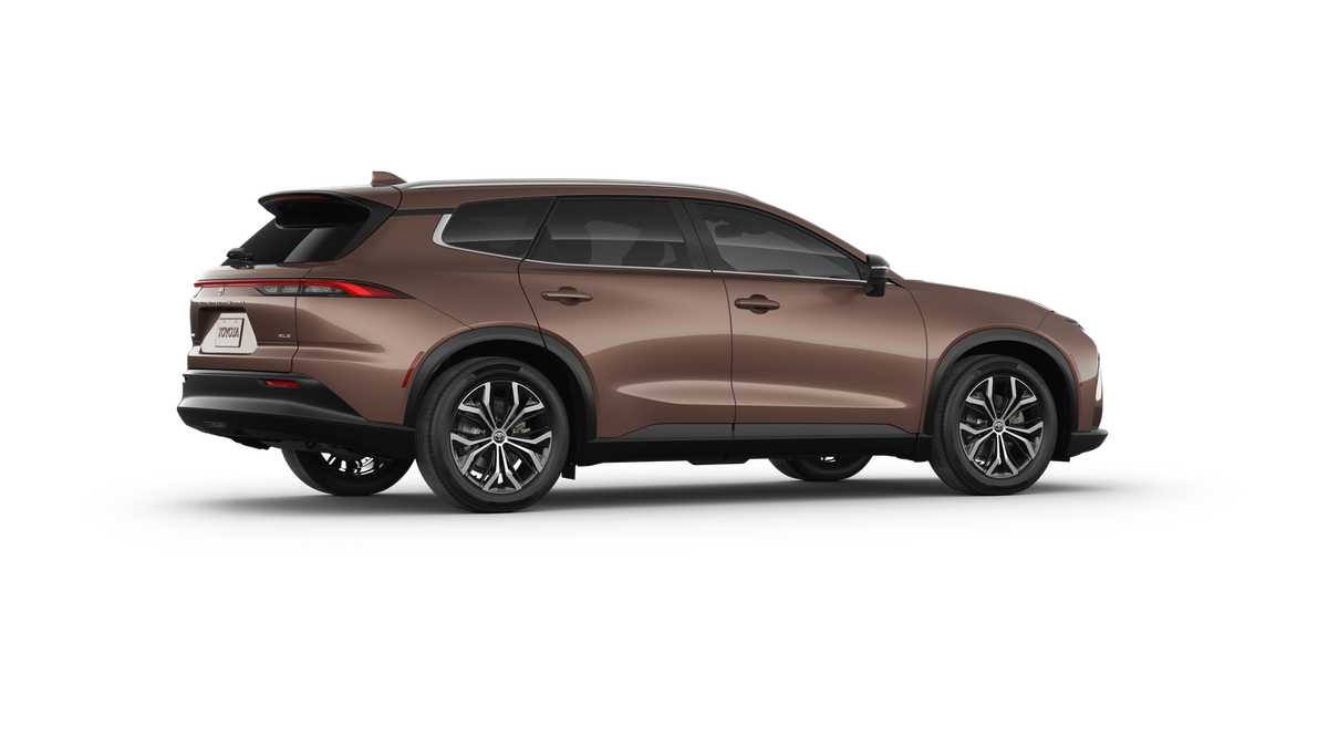 Thumbnail: 2025 Toyota Crown Signia - 11