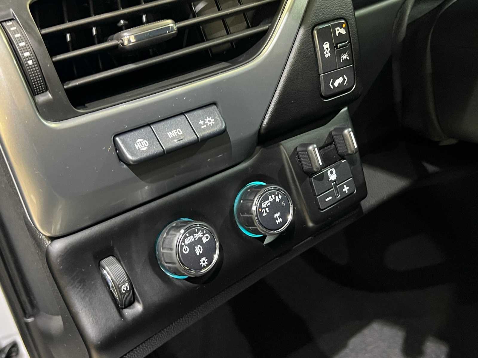 Thumbnail: 2020 Chevrolet Tahoe - 16