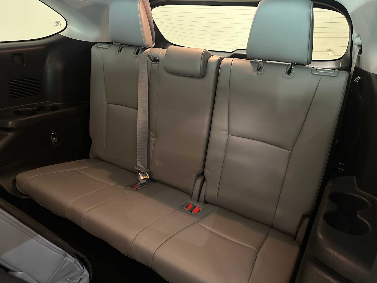 Thumbnail: 2023 Toyota Highlander - 25