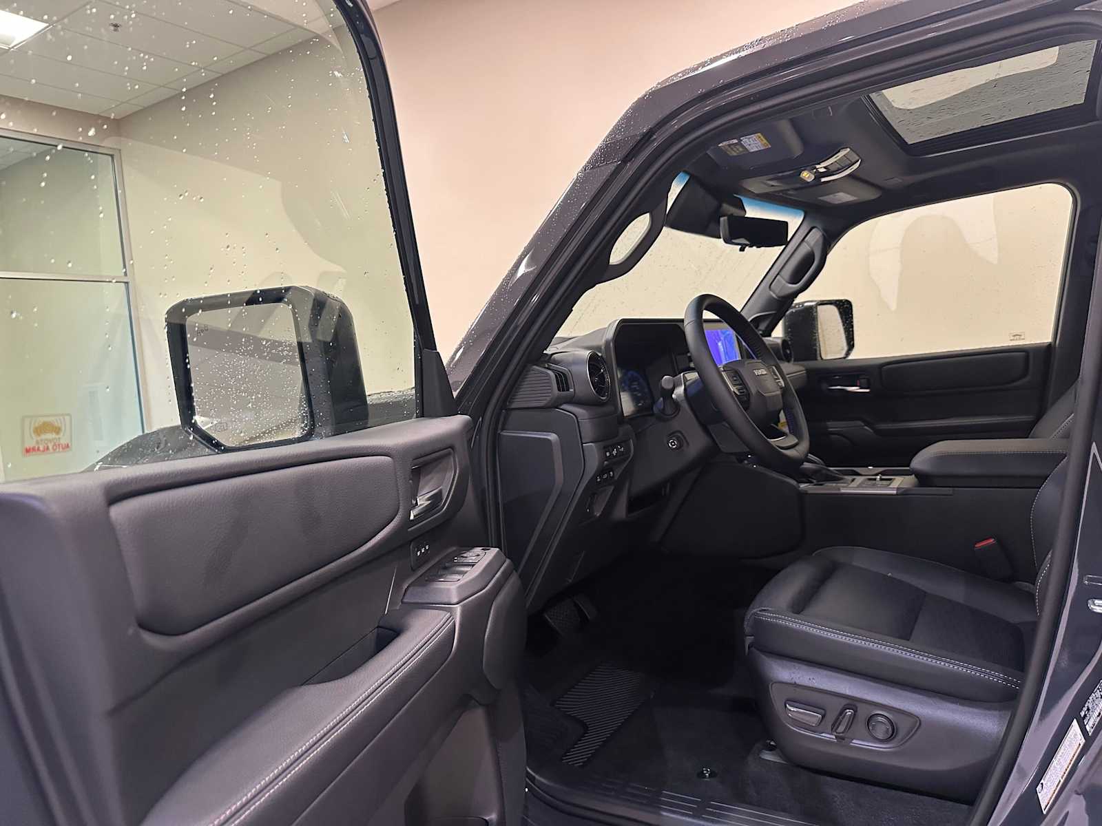 Thumbnail: 2025 Toyota Land Cruiser - 25