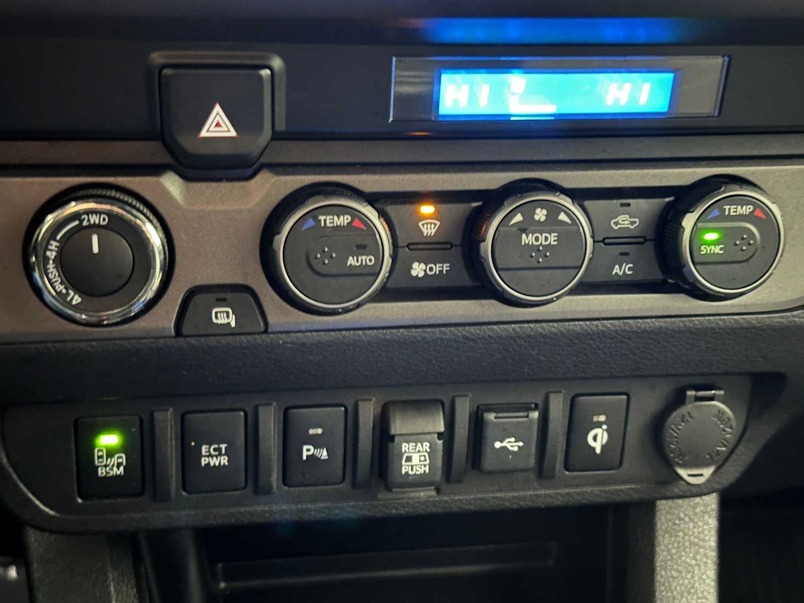 Thumbnail: 2022 Toyota Tacoma - 15