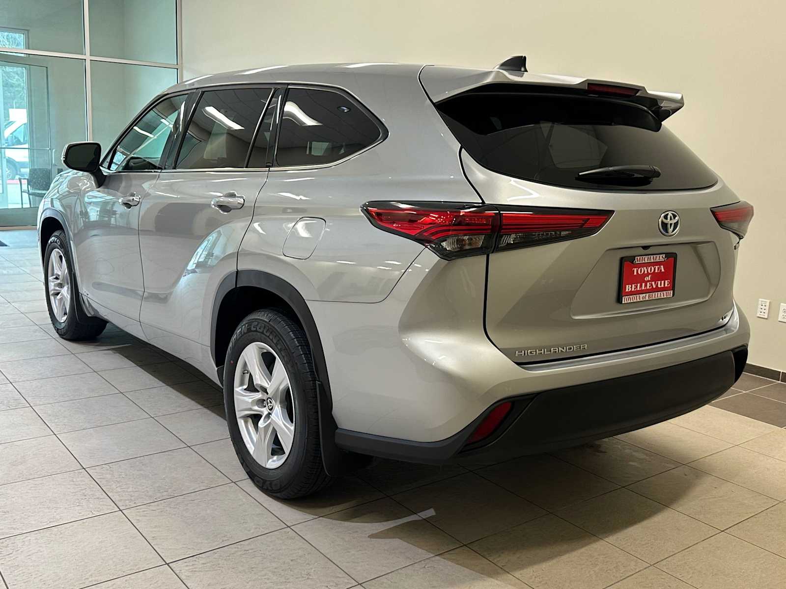 Thumbnail: 2022 Toyota Highlander - 4