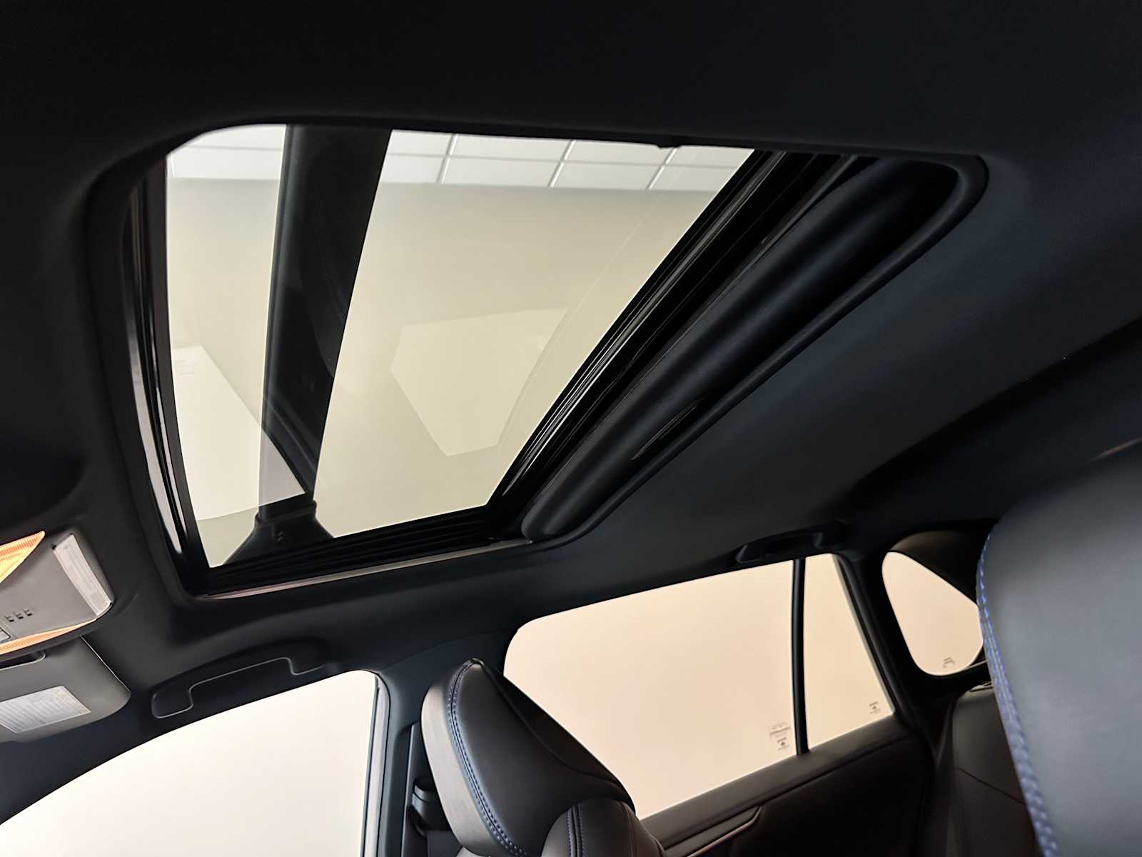 Thumbnail: 2021 Toyota RAV4 - 21