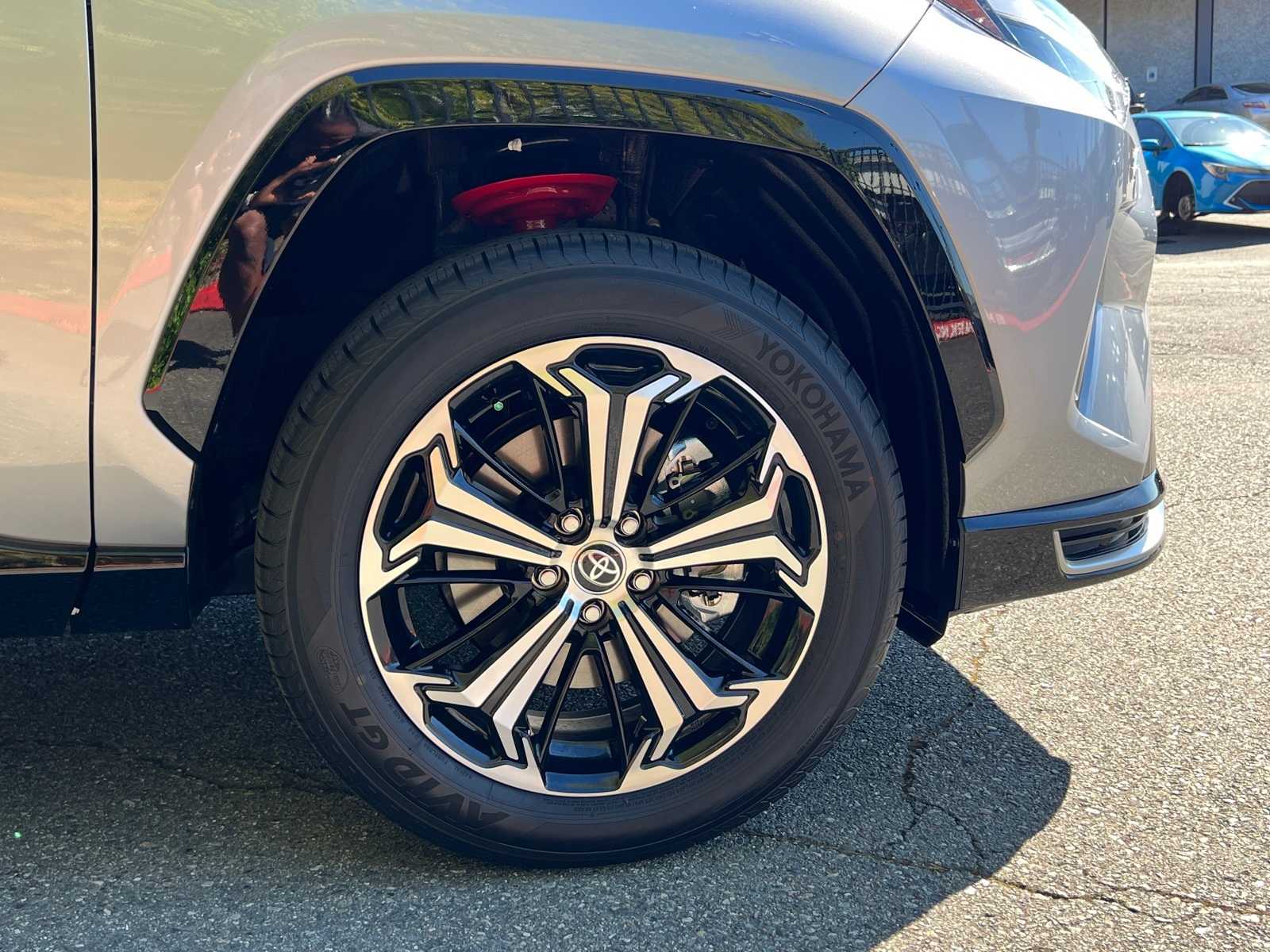 2025 Toyota RAV4 XSE 7
