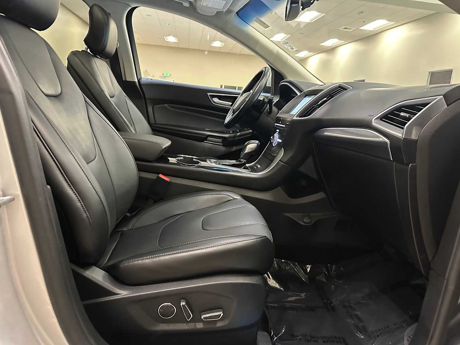 Thumbnail: 2017 Ford Edge - 37