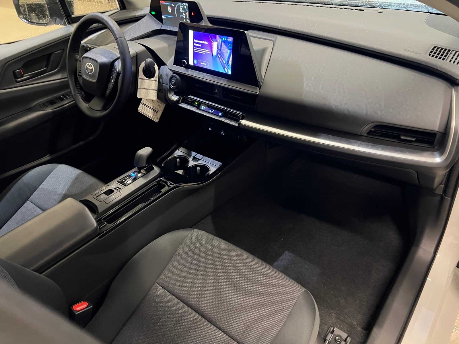 Thumbnail: 2024 Toyota Prius - 15