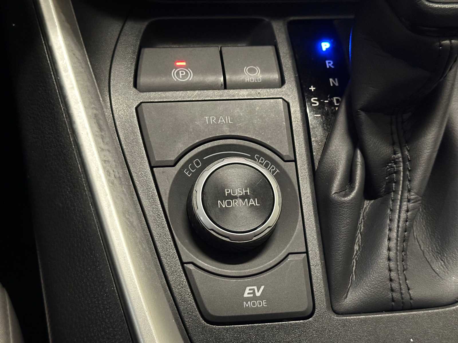 Thumbnail: 2025 Toyota RAV4 - 16