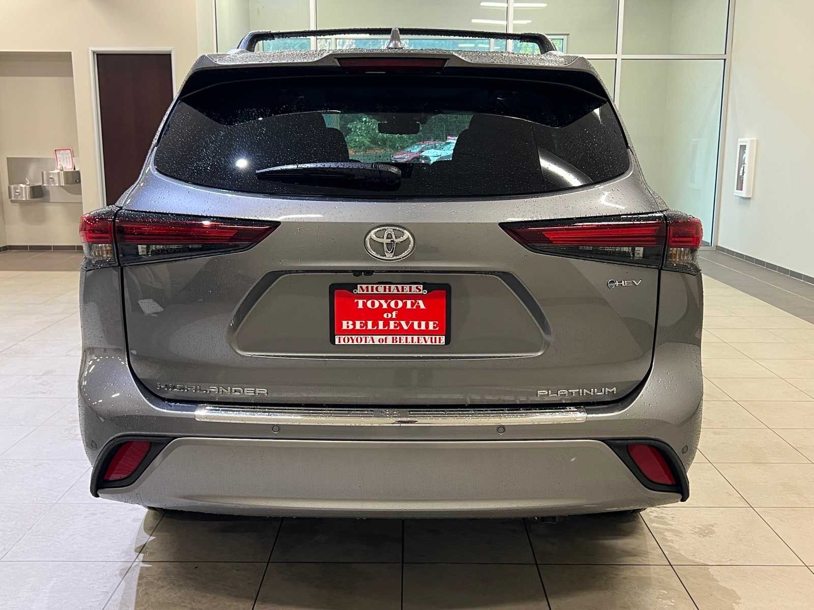 Thumbnail: 2025 Toyota Highlander - 5