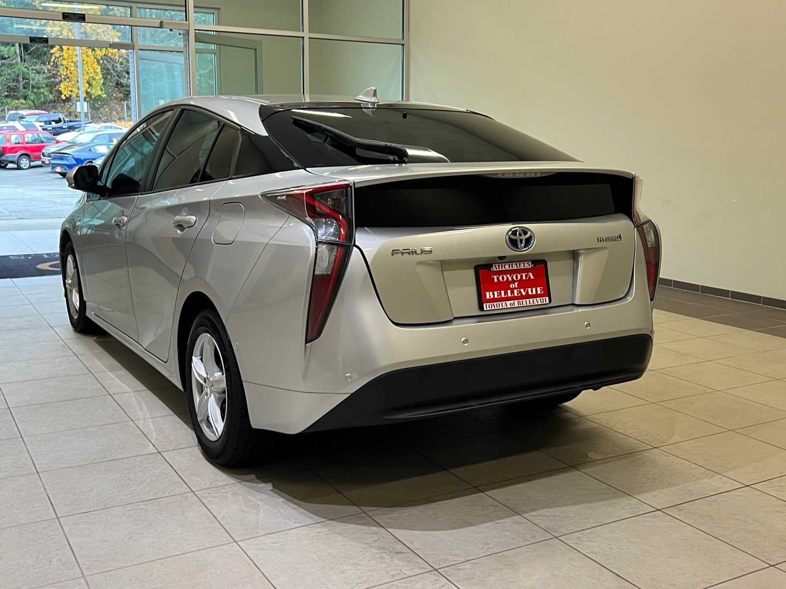 Thumbnail: 2017 Toyota Prius - 4
