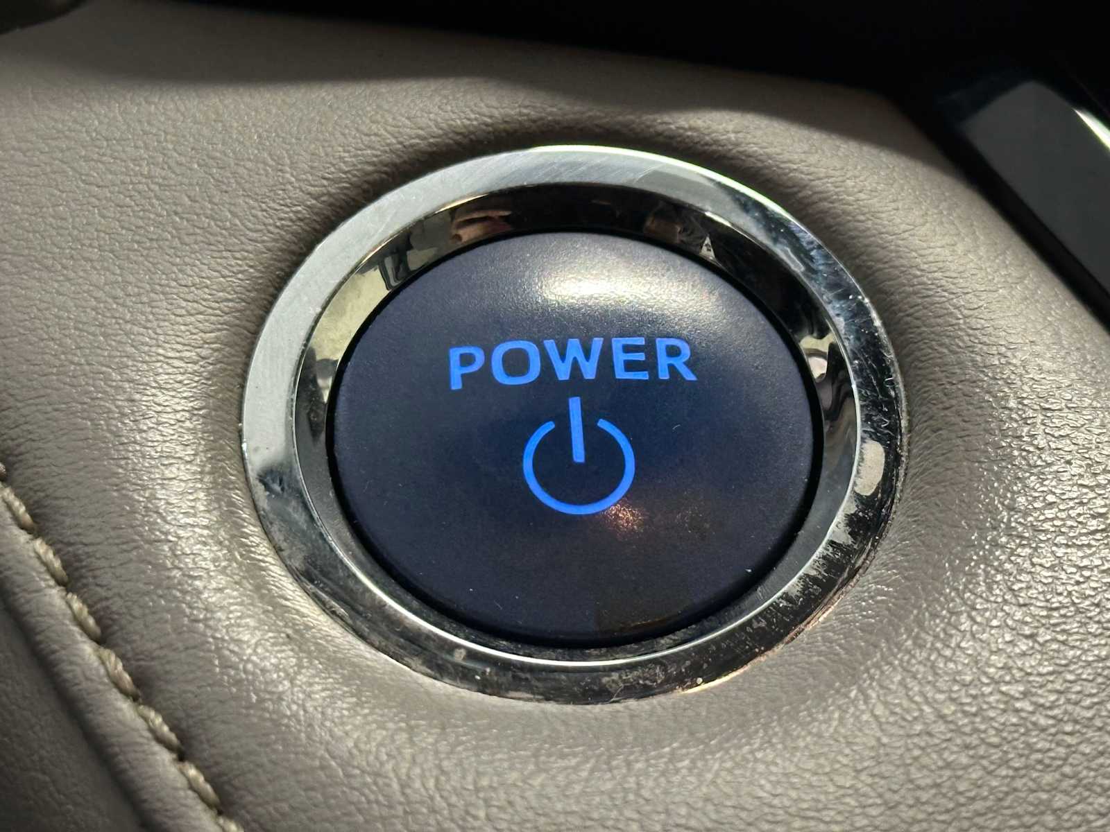 Thumbnail: 2018 Toyota RAV4 - 17