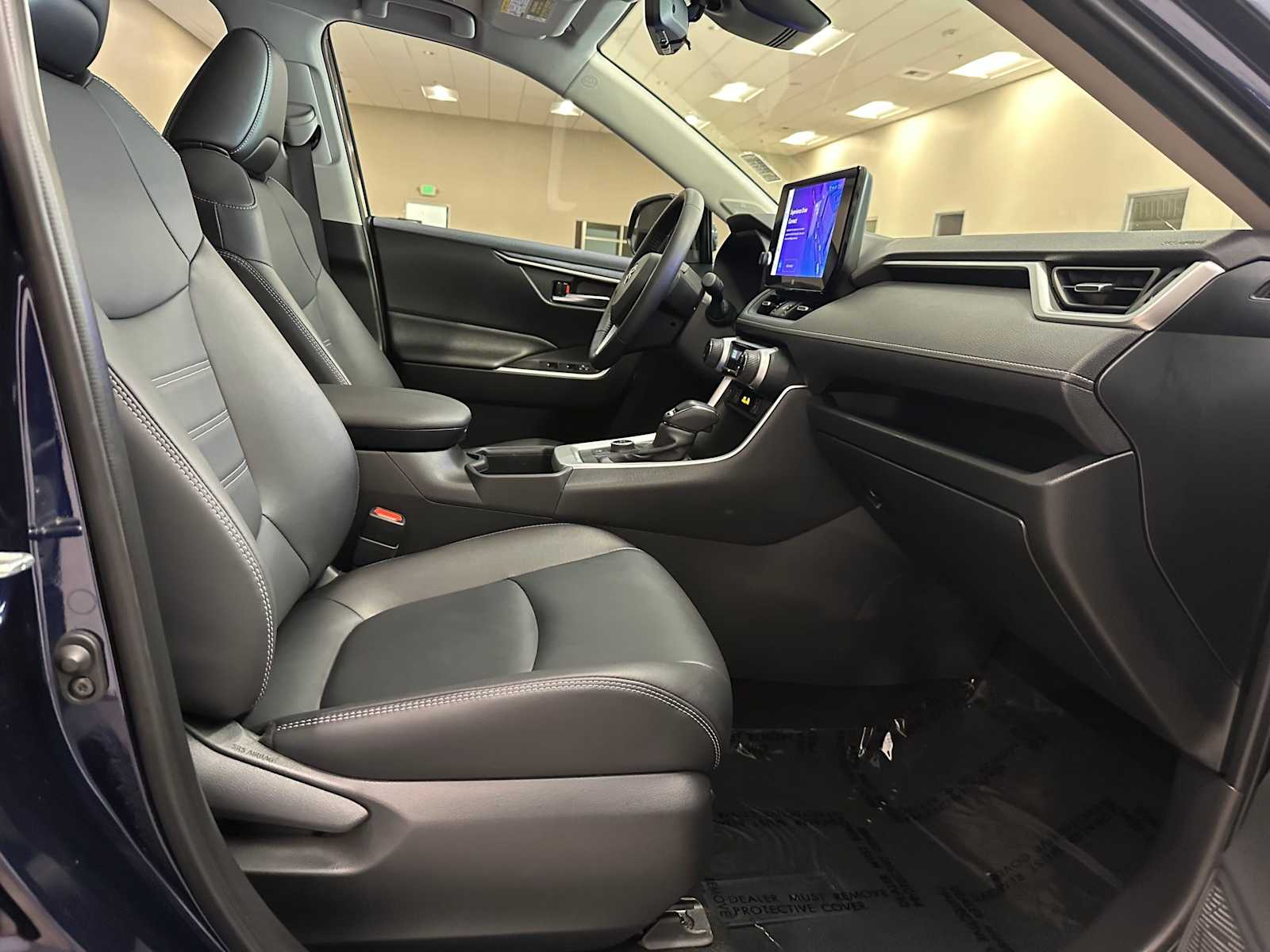 Thumbnail: 2025 Toyota RAV4 - 28