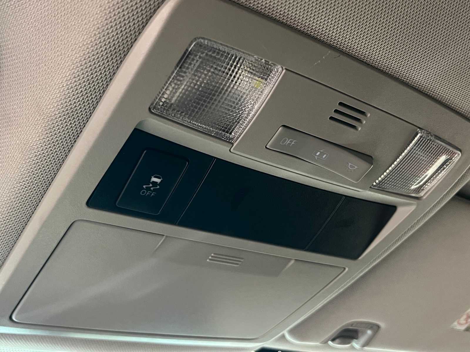 Thumbnail: 2017 Toyota Tacoma - 25