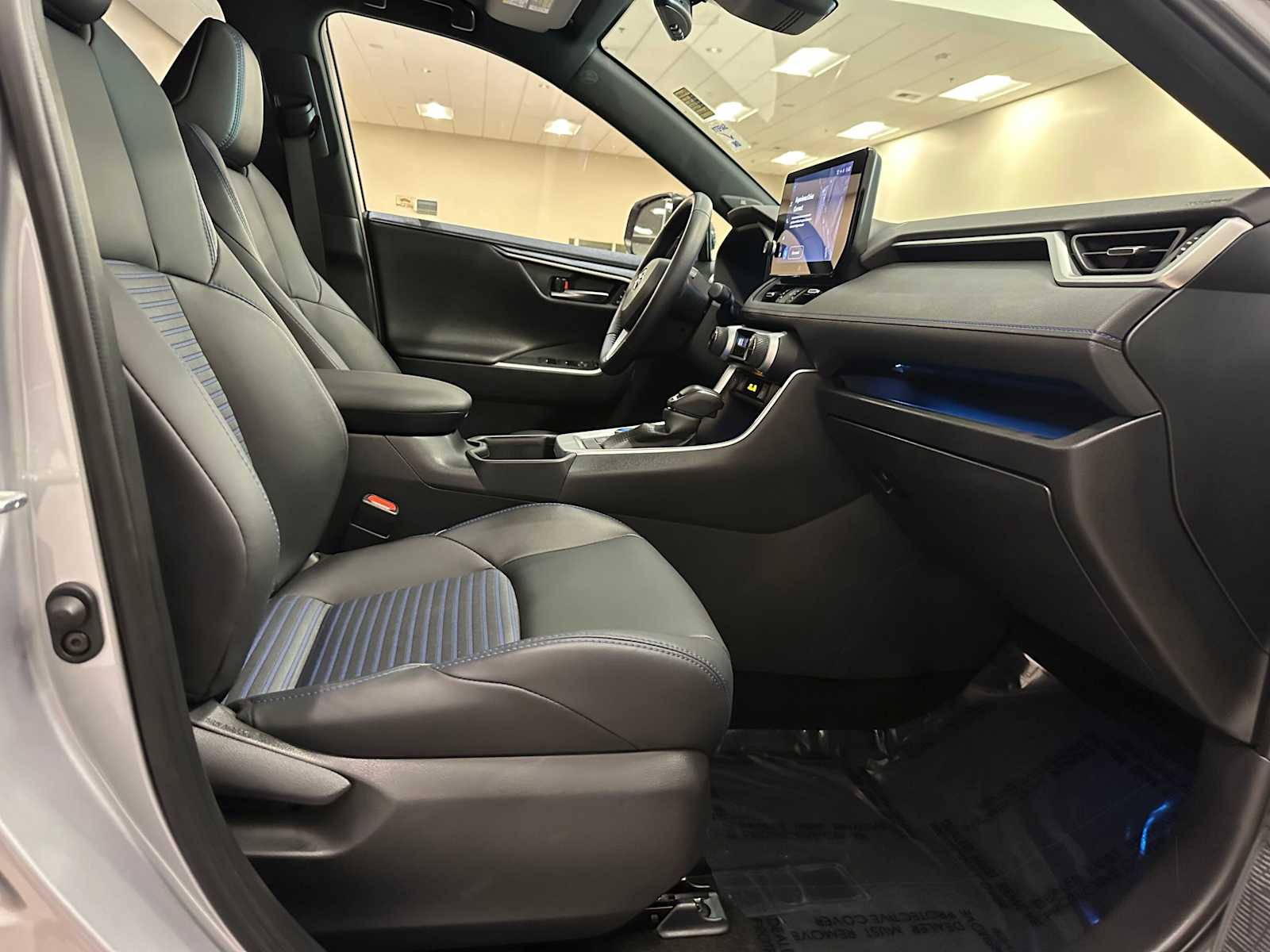 Thumbnail: 2024 Toyota RAV4 - 28