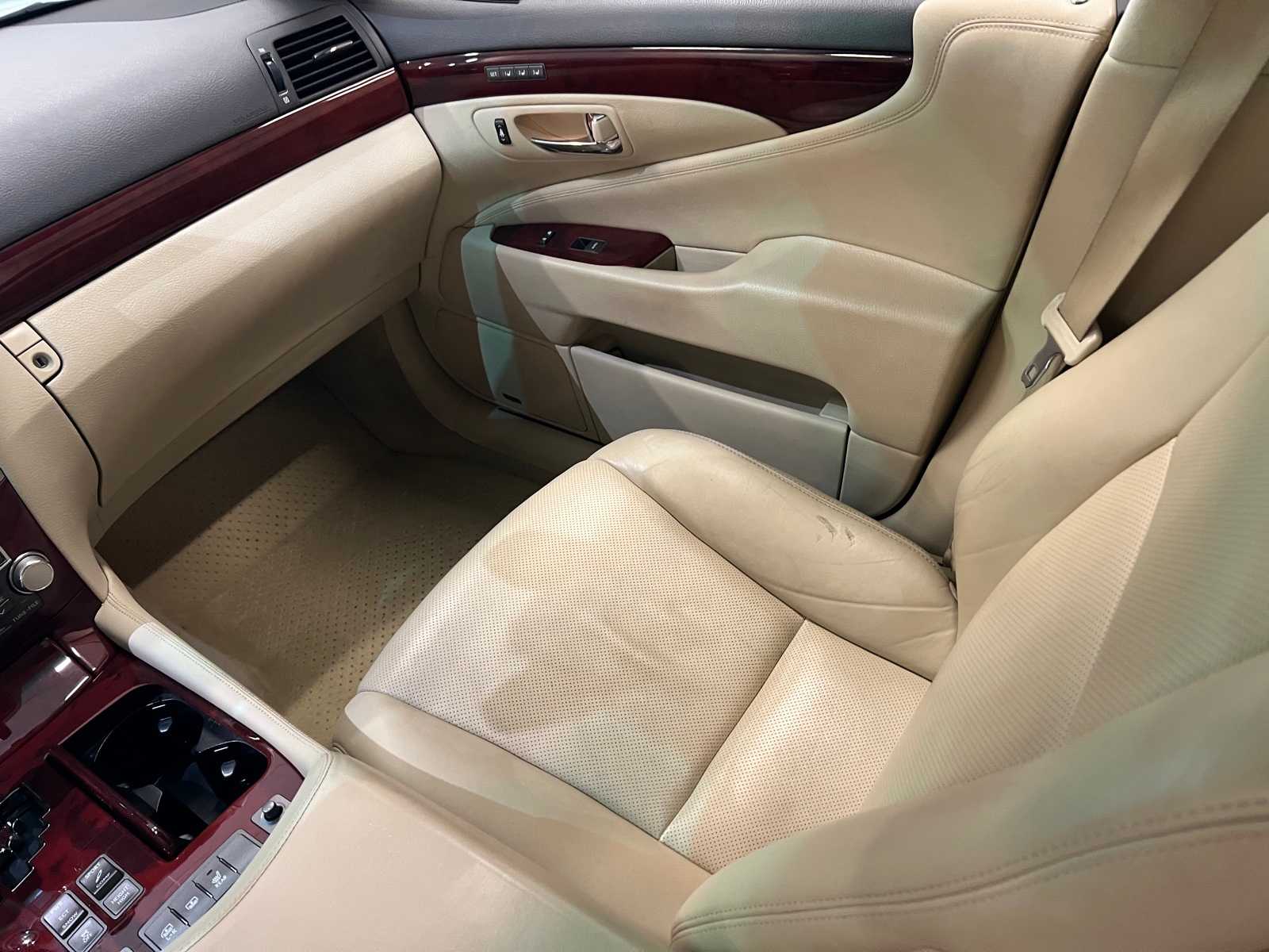 Thumbnail: 2010 Lexus LS - 11