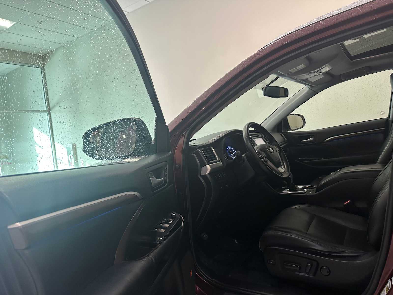 Thumbnail: 2015 Toyota Highlander - 22