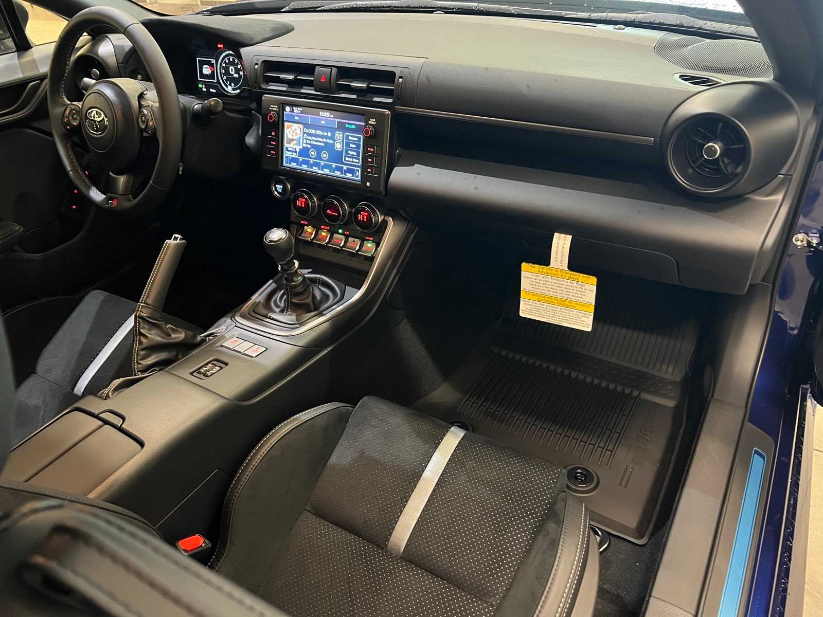 Thumbnail: 2025 Toyota GR86 - 10