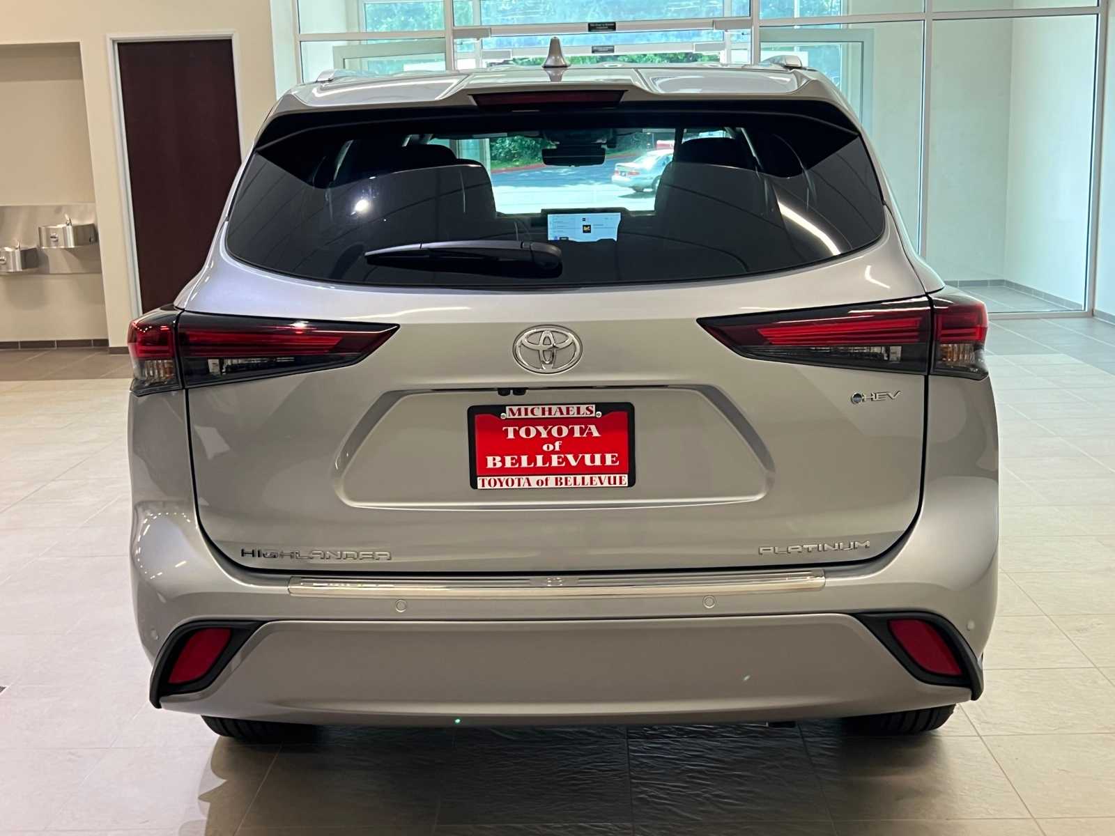 Thumbnail: 2025 Toyota Highlander - 5