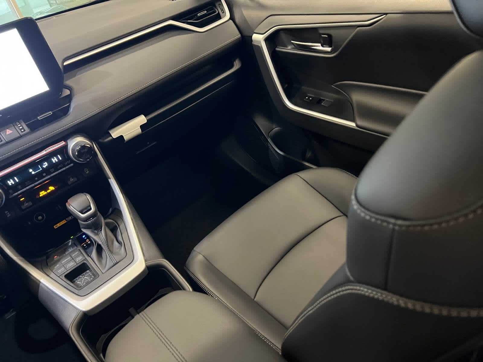 Thumbnail: 2025 Toyota RAV4 - 11