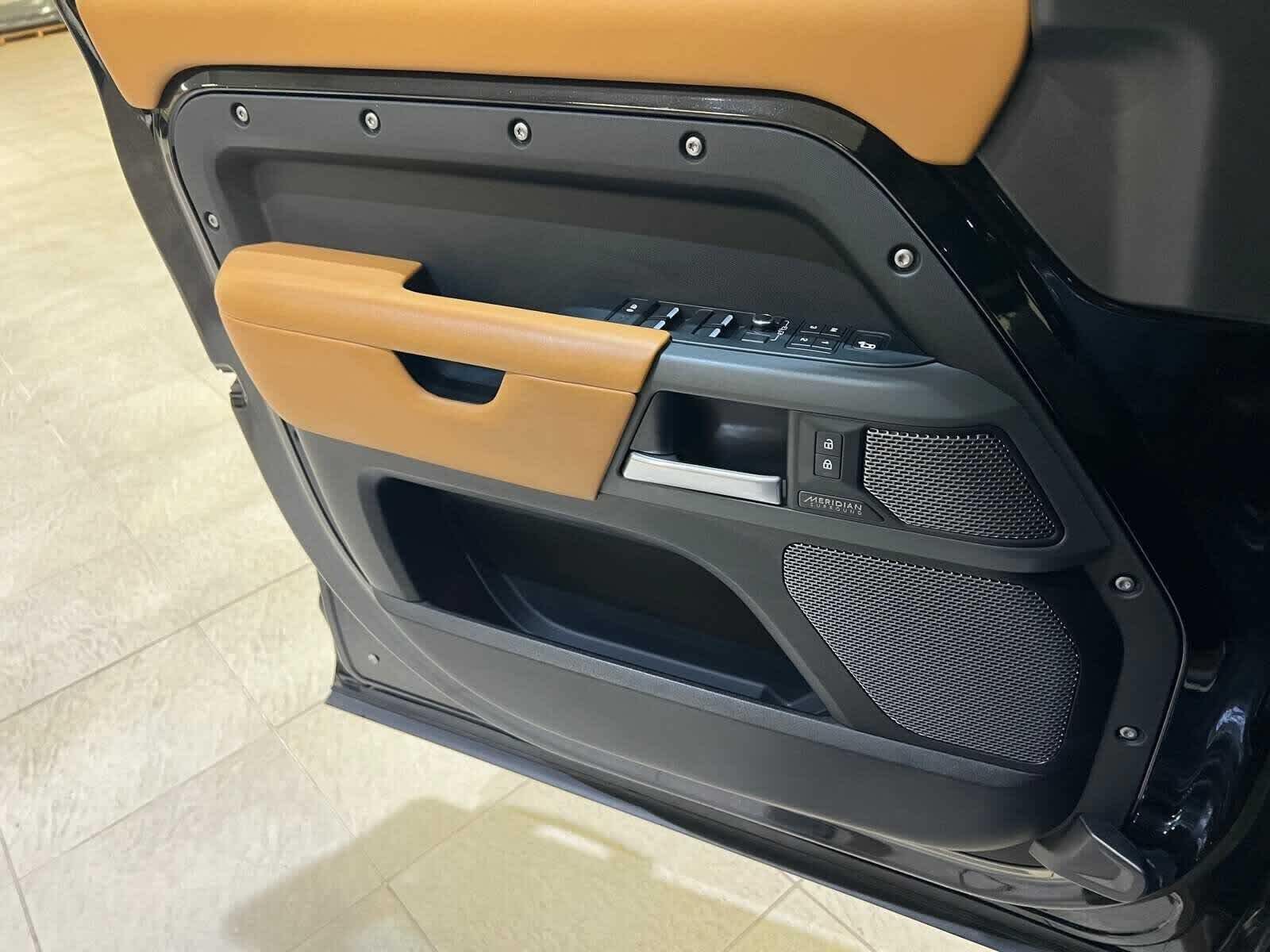 Thumbnail: 2023 Land Rover Defender - 17