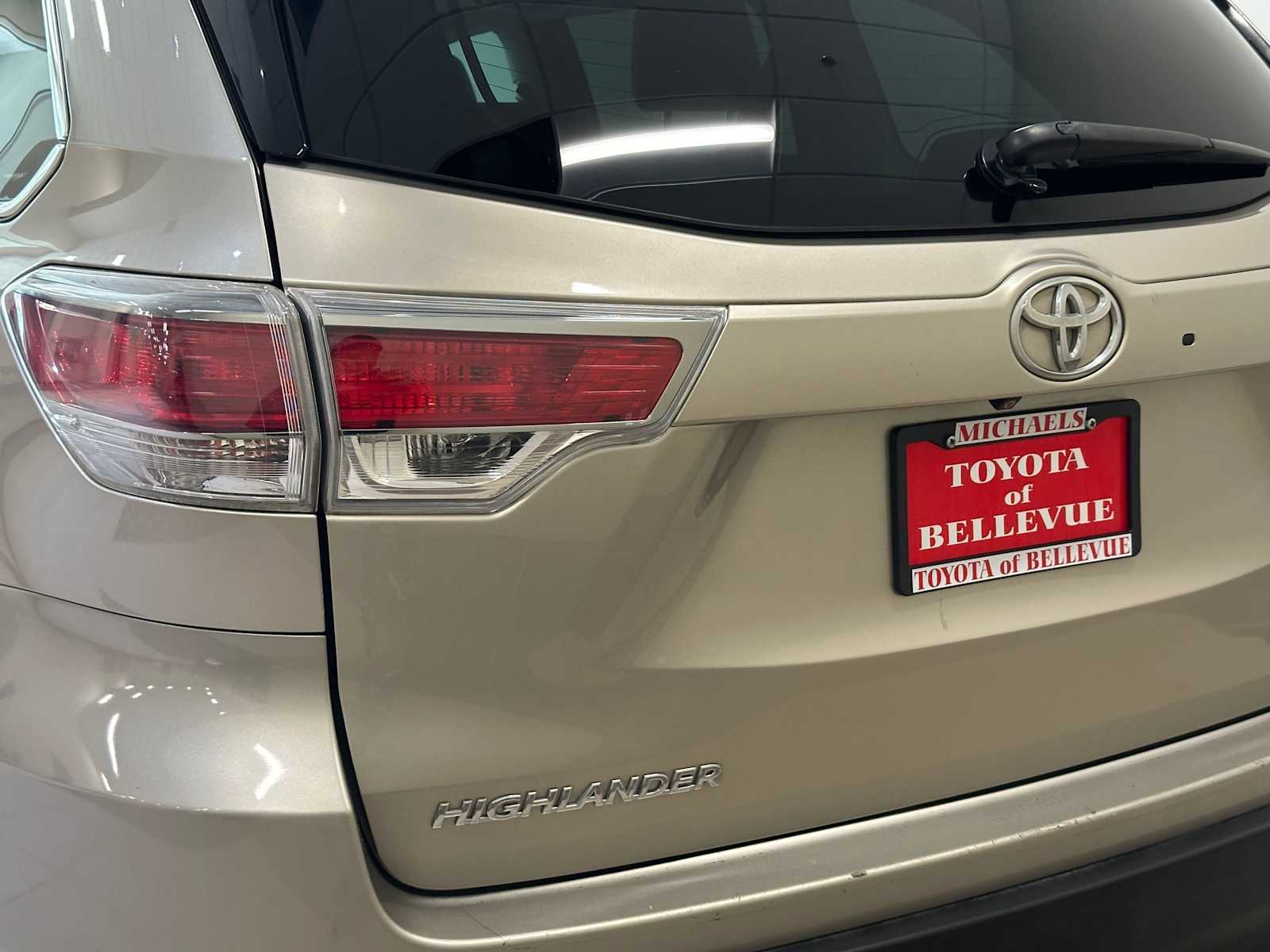 Thumbnail: 2015 Toyota Highlander - 8