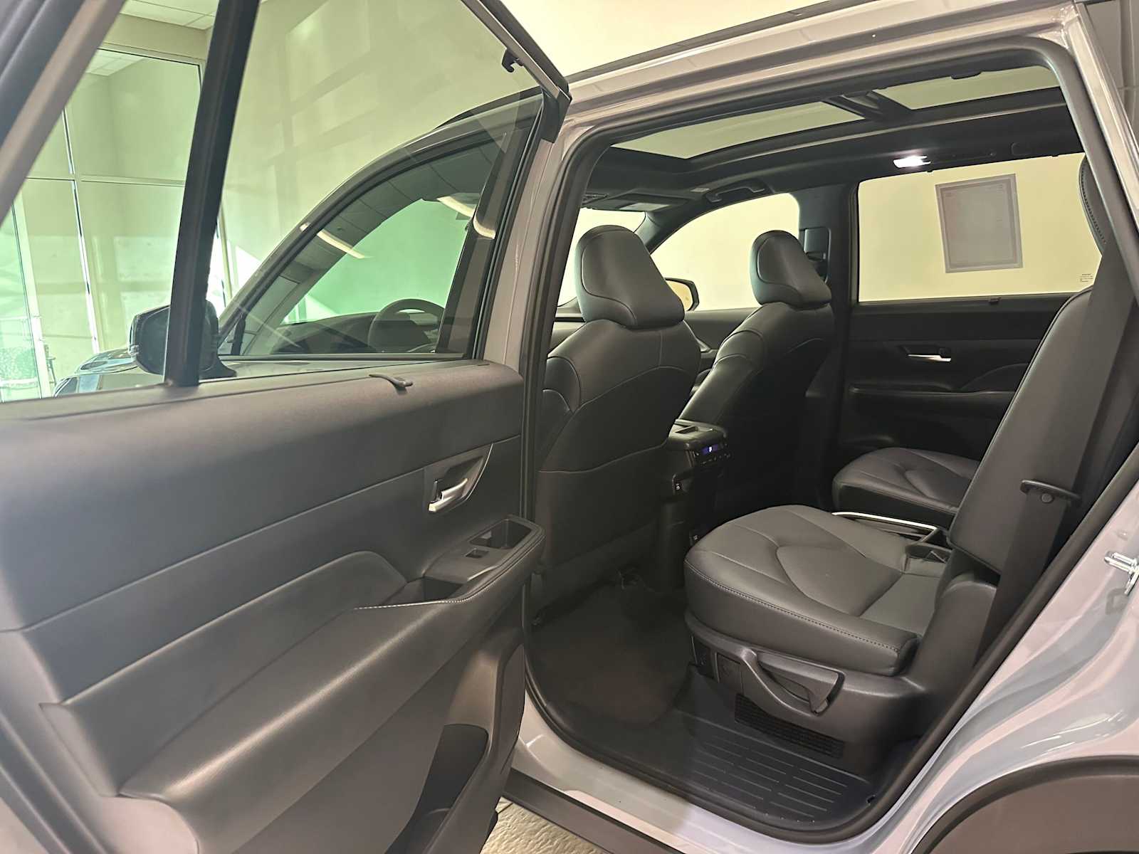 Thumbnail: 2025 Toyota Grand Highlander - 24