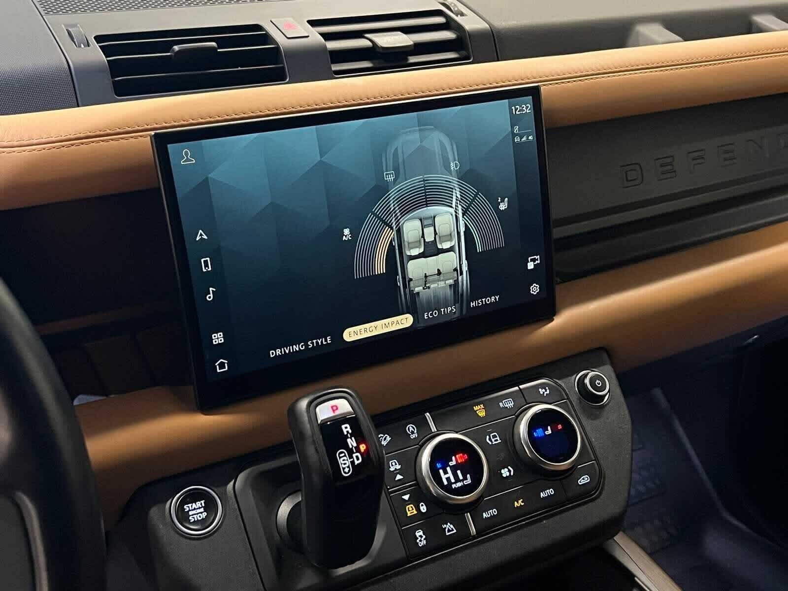 Thumbnail: 2023 Land Rover Defender - 24