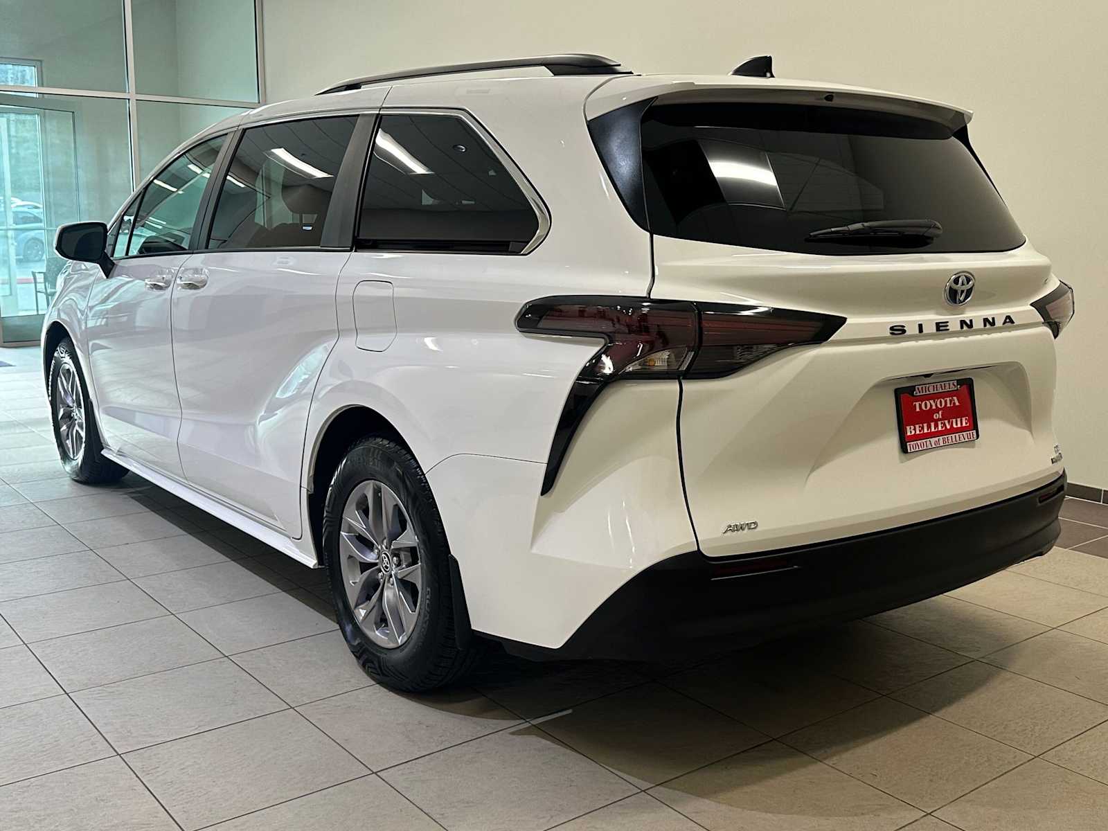 Thumbnail: 2024 Toyota Sienna - 4