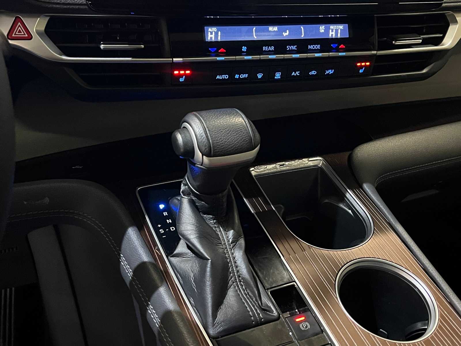 Thumbnail: 2021 Toyota Sienna - 24