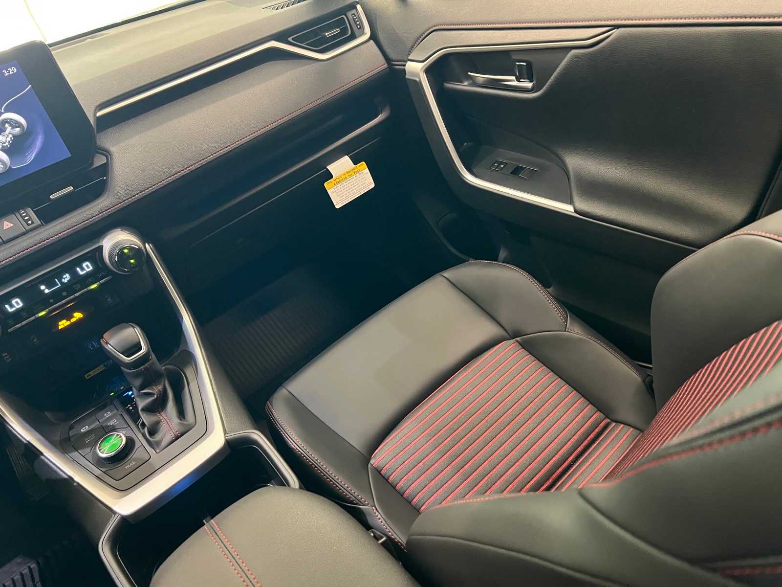 Thumbnail: 2025 Toyota RAV4 - 11