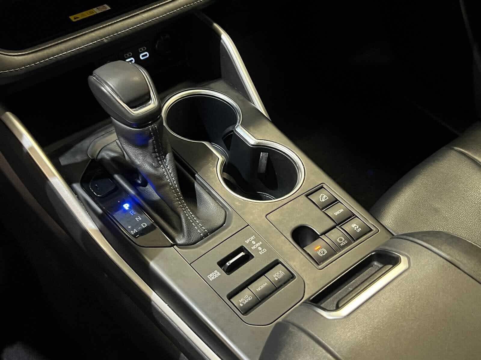 Thumbnail: 2023 Toyota Highlander - 25