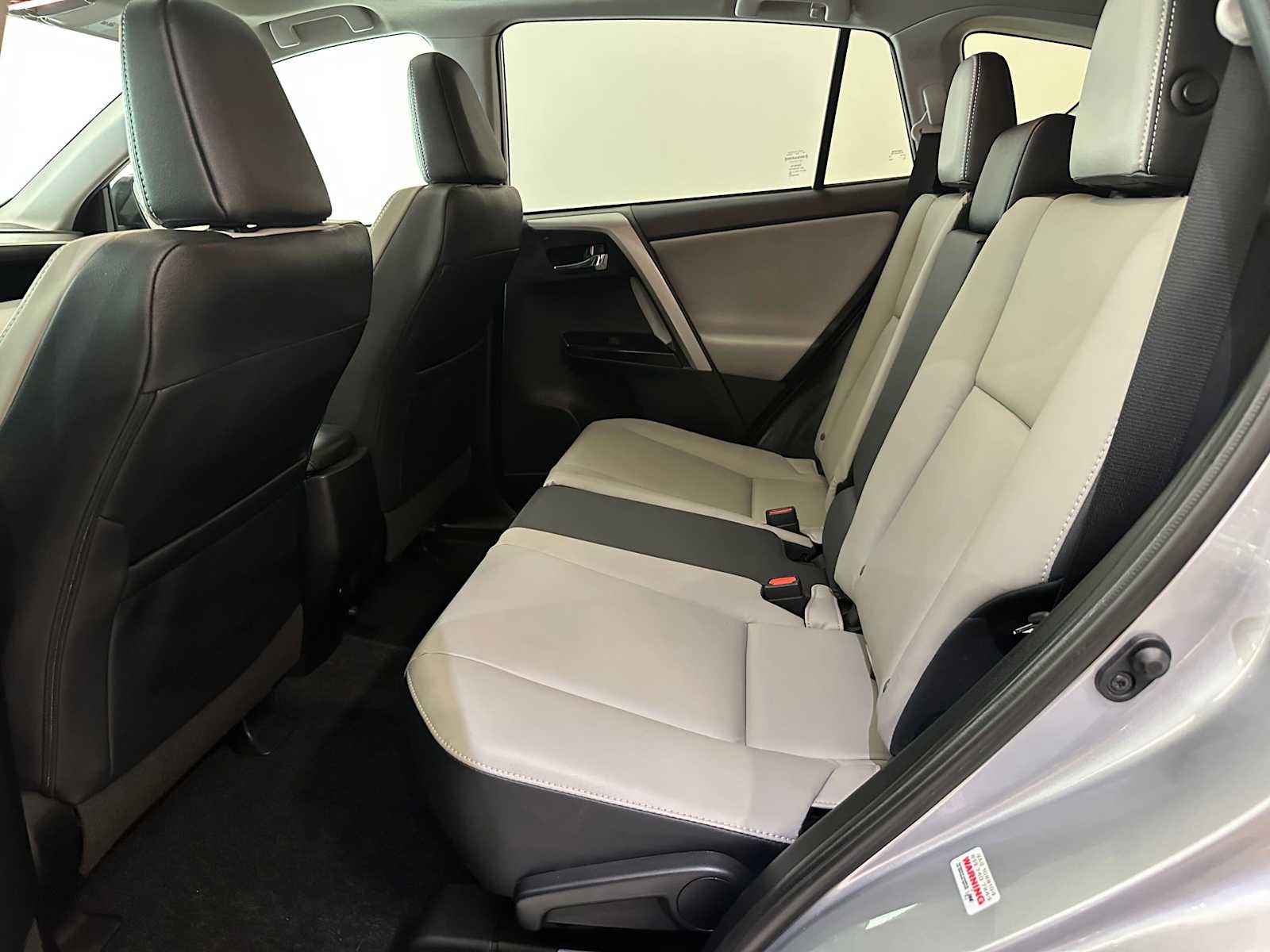 Thumbnail: 2018 Toyota RAV4 - 23