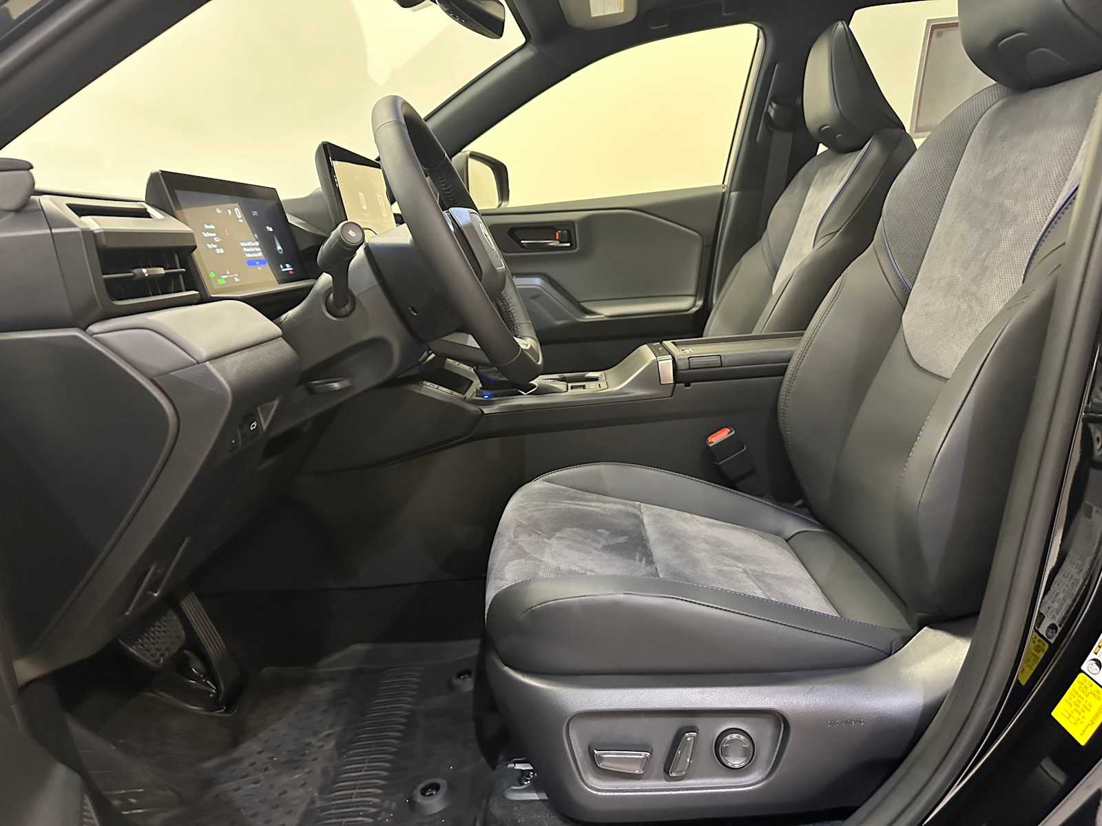 Thumbnail: 2026 Toyota RAV4 - 22