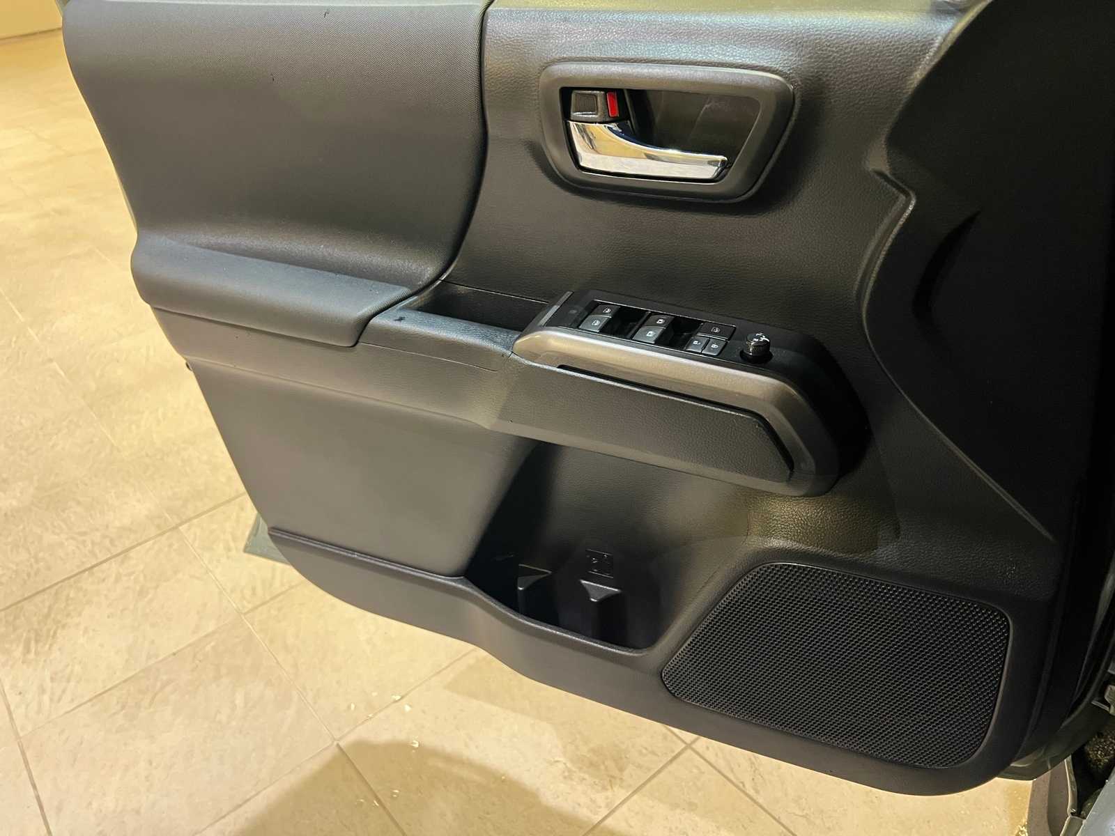 Thumbnail: 2023 Toyota Tacoma - 17