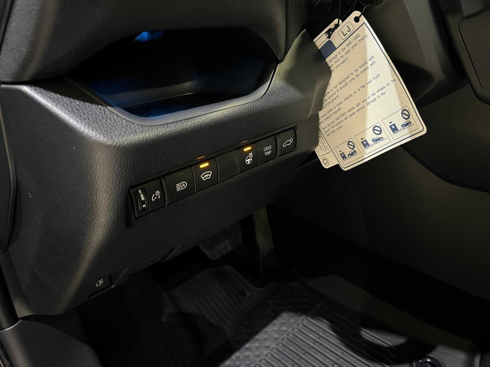 Thumbnail: 2025 Toyota RAV4 - 16