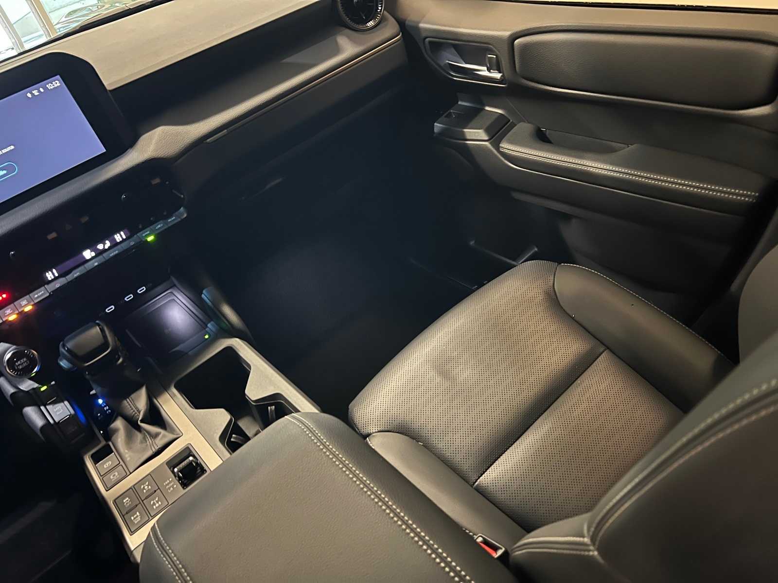 Thumbnail: 2025 Toyota Land Cruiser - 11