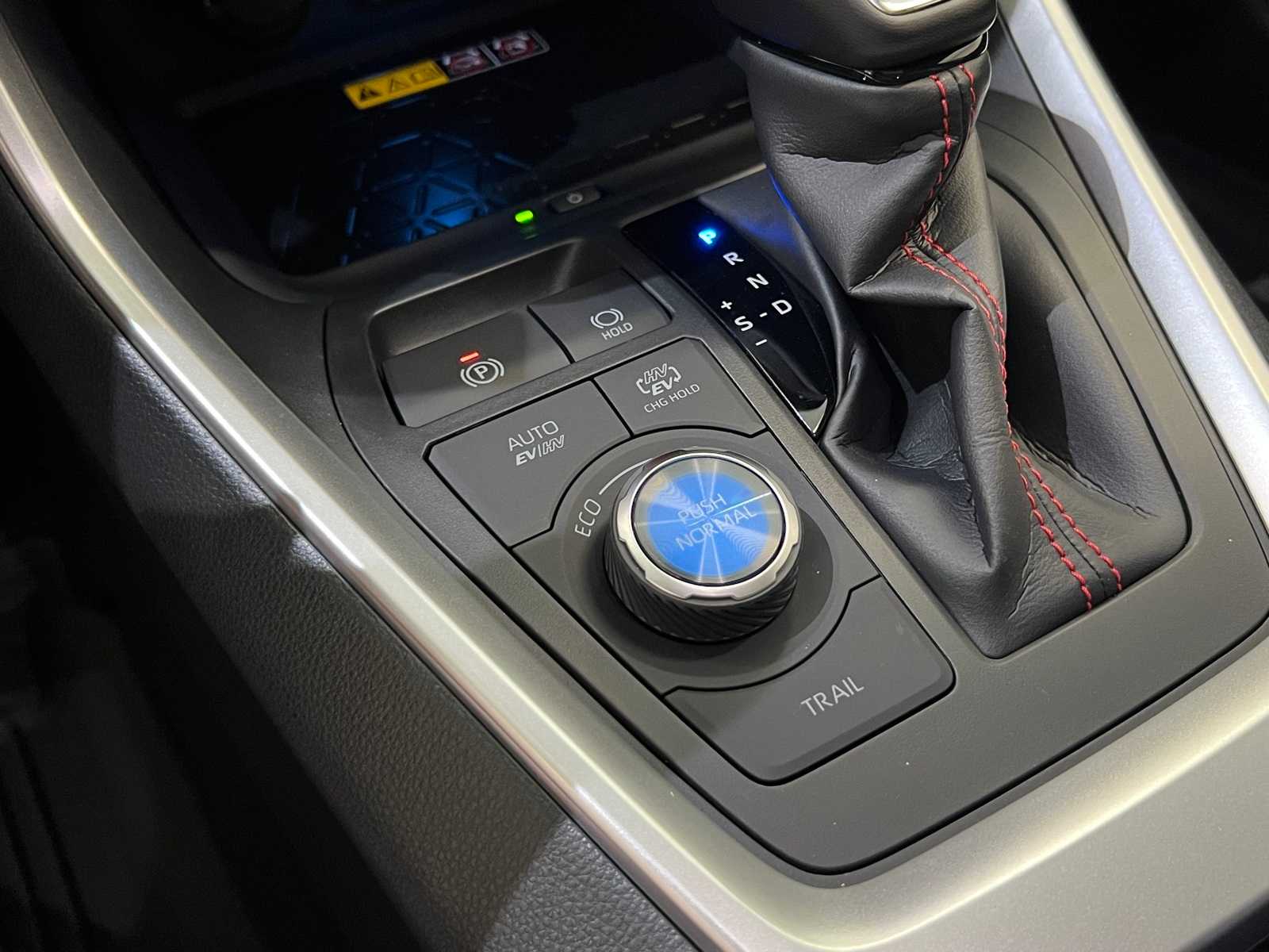 Thumbnail: 2025 Toyota RAV4 - 25