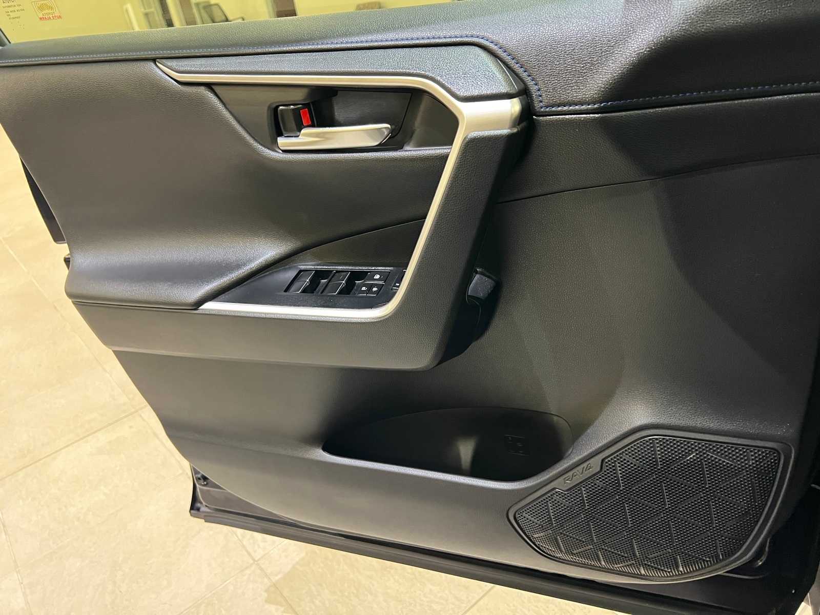 Thumbnail: 2020 Toyota RAV4 - 18