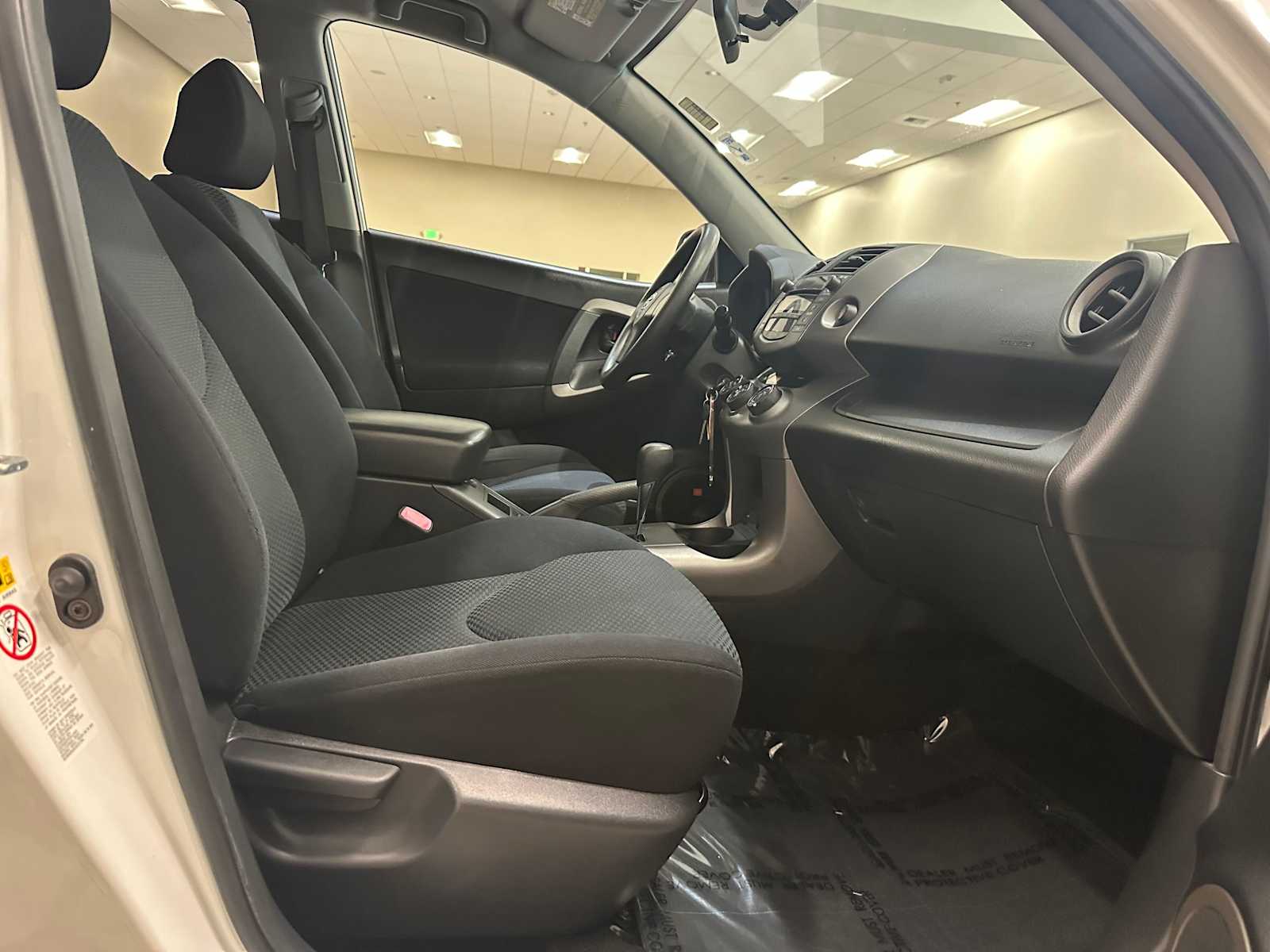 Thumbnail: 2006 Toyota RAV4 - 25