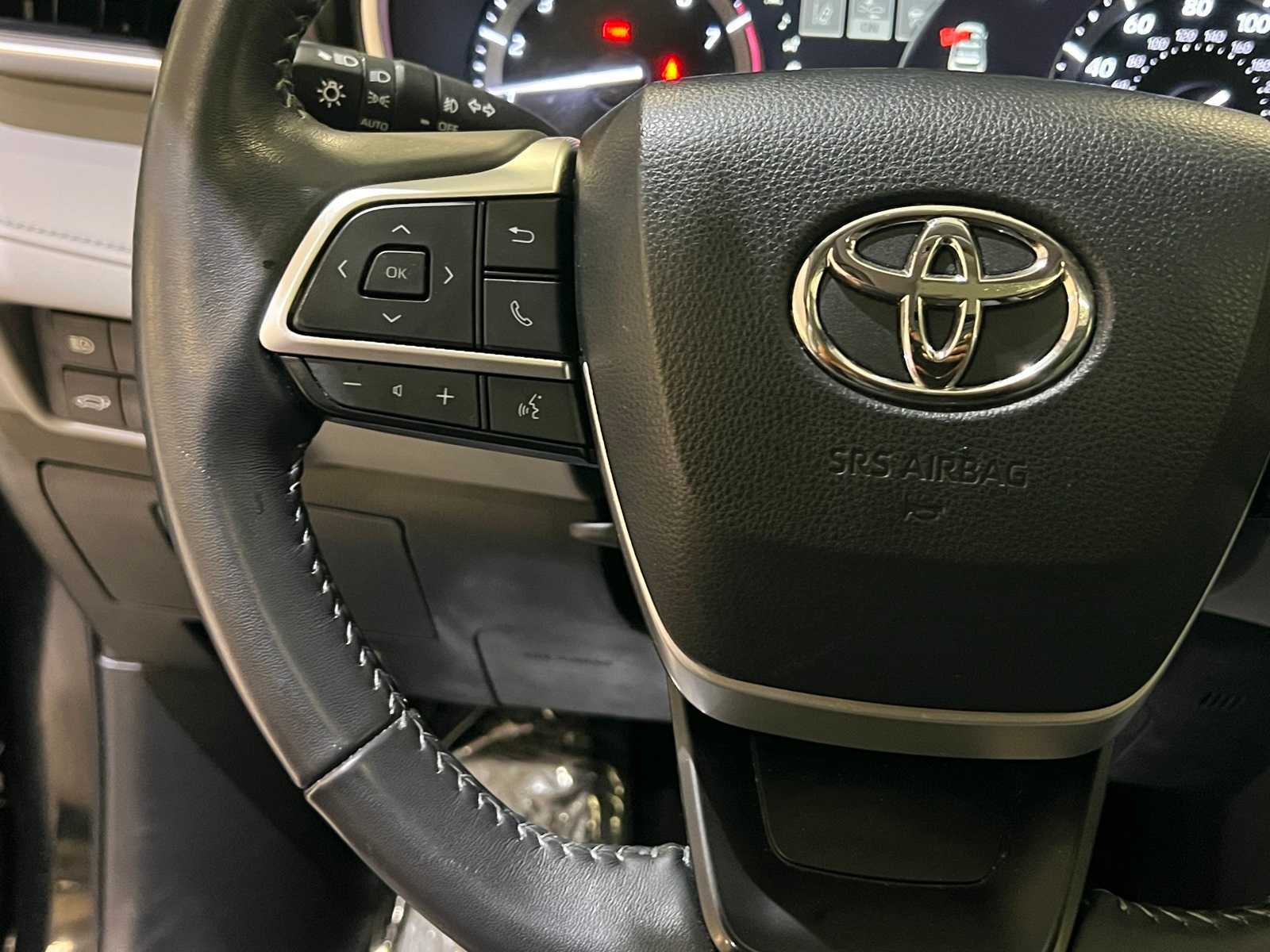 Thumbnail: 2022 Toyota Highlander - 22