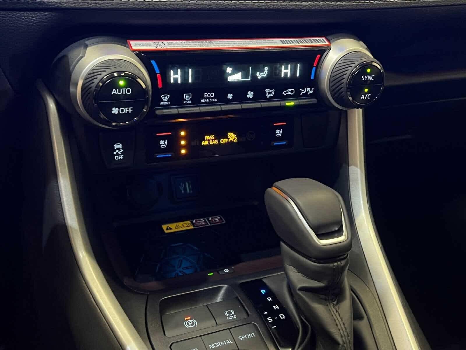 Thumbnail: 2025 Toyota RAV4 - 22