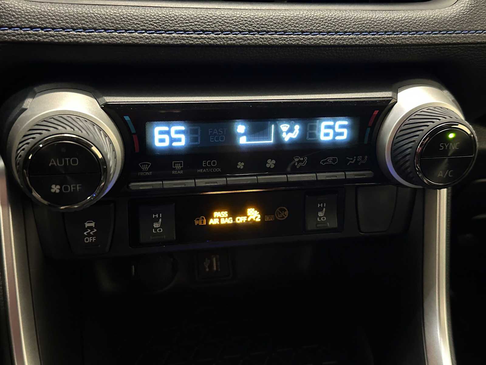 Thumbnail: 2025 Toyota RAV4 - 15