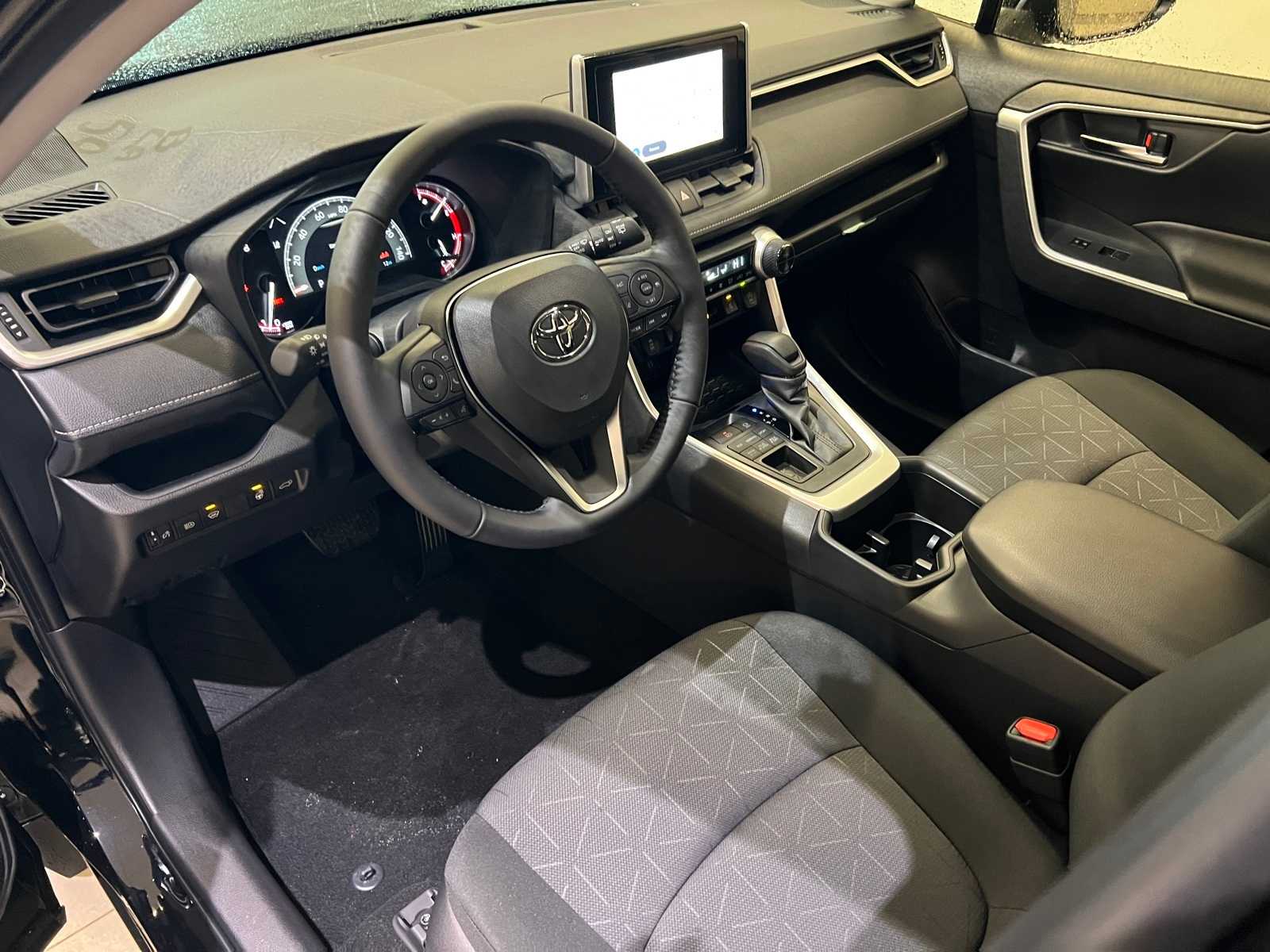 Thumbnail: 2025 Toyota RAV4 - 2