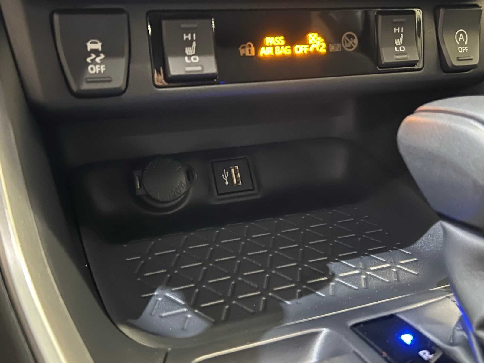 Thumbnail: 2025 Toyota RAV4 - 26