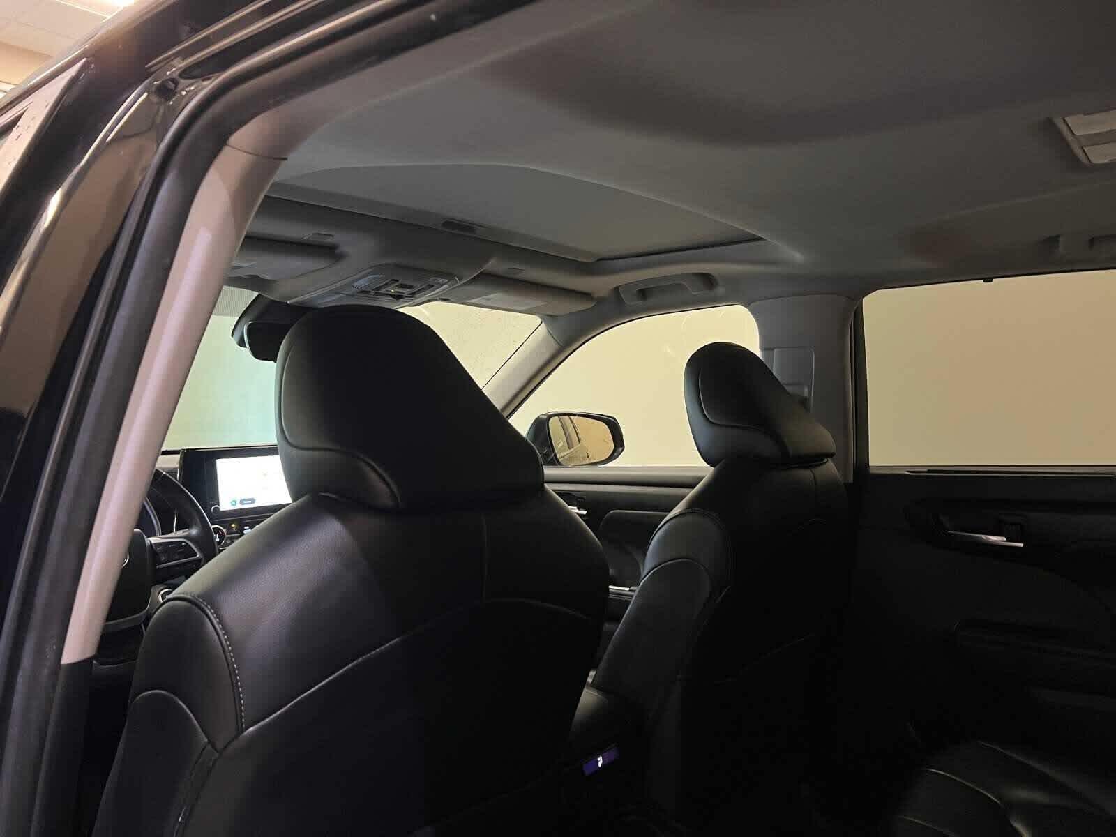 Thumbnail: 2023 Toyota Highlander - 12